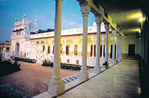 The Piramal Haveli, Baggar