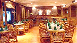 Restaurant :: Hotel Holiday Inn, Jaipur