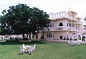 Lawn at Ravla Khempur, Khempur