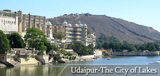 City Palace Complex on the banks of Lake Pichola
